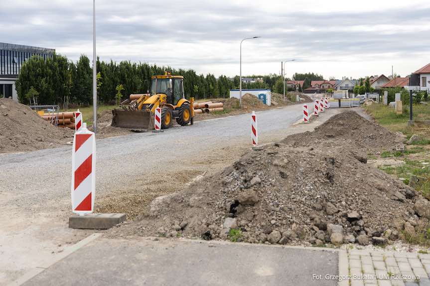 Rzeszow. Trwa budowa ulicy Parkowej na os. Miłocin