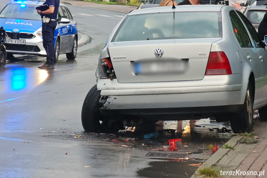 Zderzenie dwóch samochodów na Okrzei