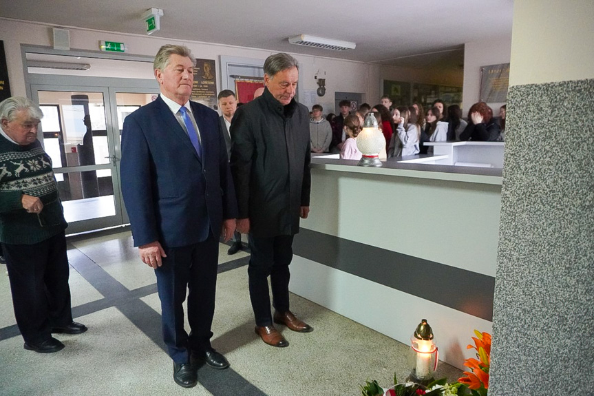 Żywa lekcja historii w Jasielskim LO. Uczczono pamięć Adama Lazarowicza