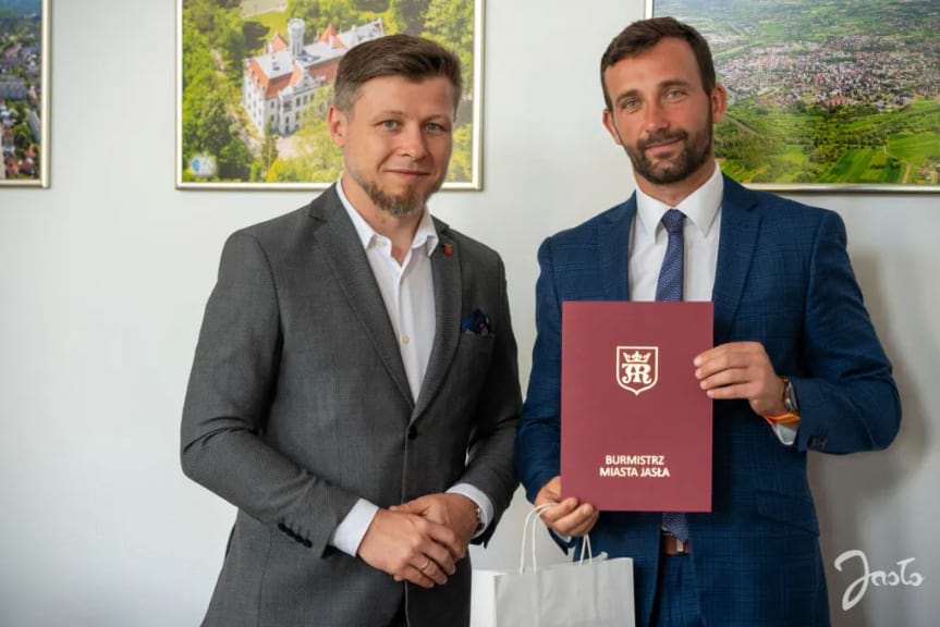 Burmistrz wręczył nagrody sportowcom