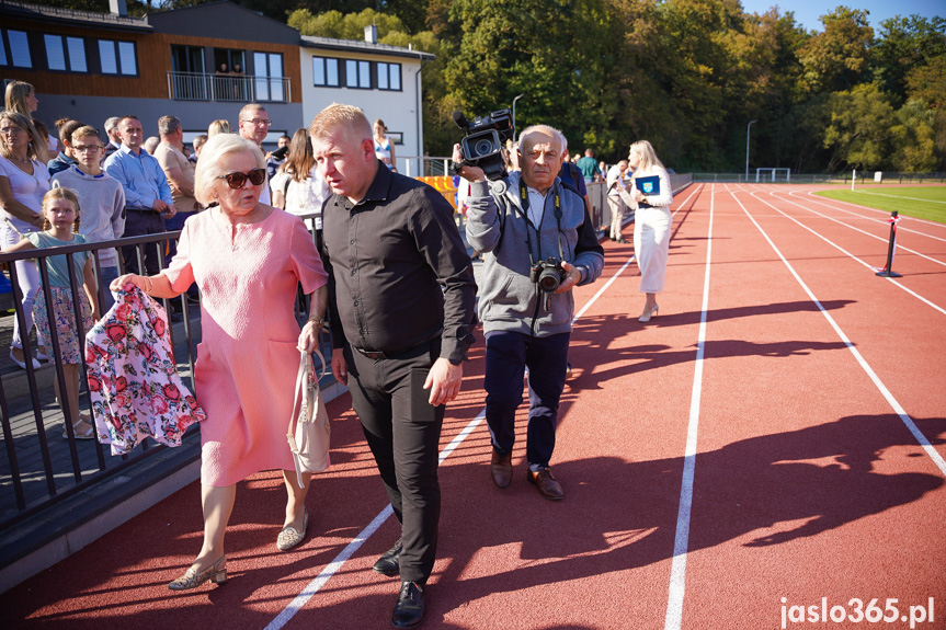 Centrum Kulturalno-Sportowe w Dębowcu