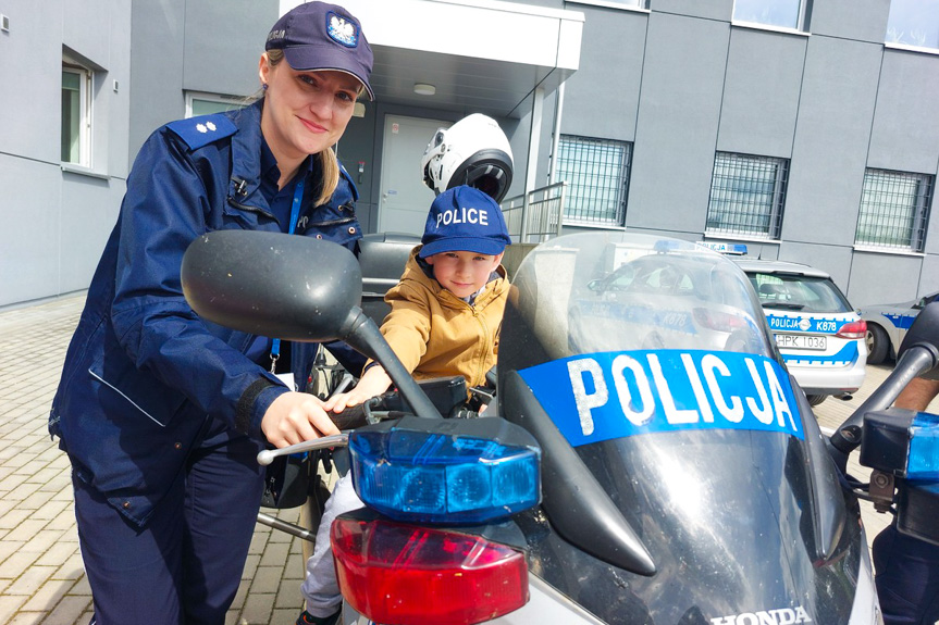 Dzieci odwiedziły jasielskich policjantów