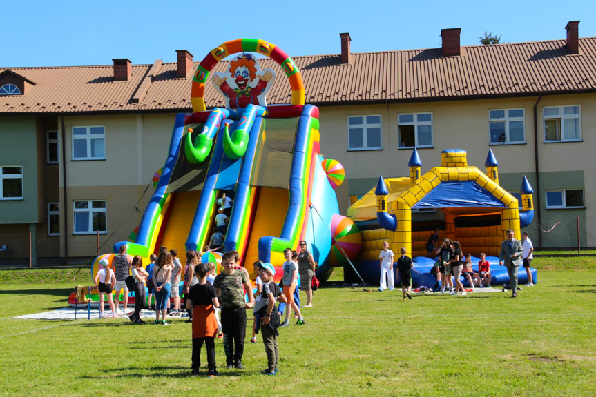 Dzień Dziecka i otwarcie boiska wielofunkcyjnego w Warzycach