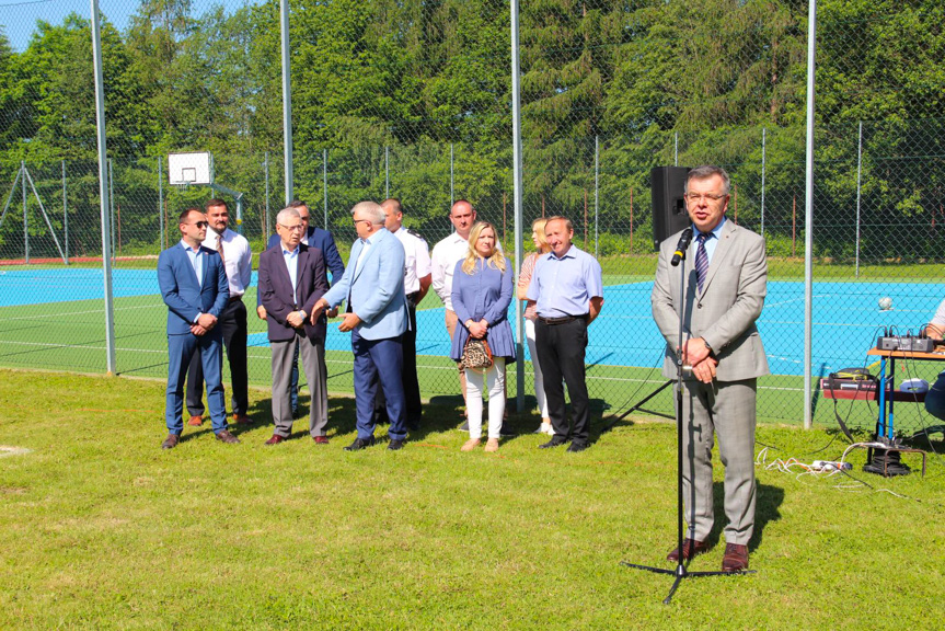 Dzień Dziecka i otwarcie boiska wielofunkcyjnego w Warzycach