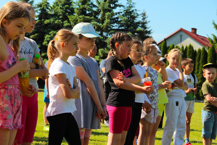 Dzień Dziecka i otwarcie boiska wielofunkcyjnego w Warzycach