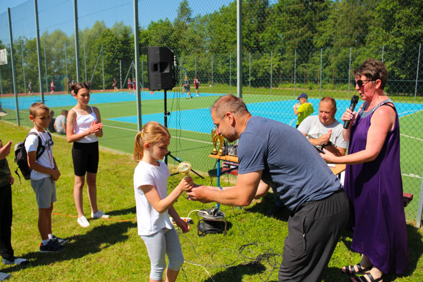 Dzień Dziecka i otwarcie boiska wielofunkcyjnego w Warzycach