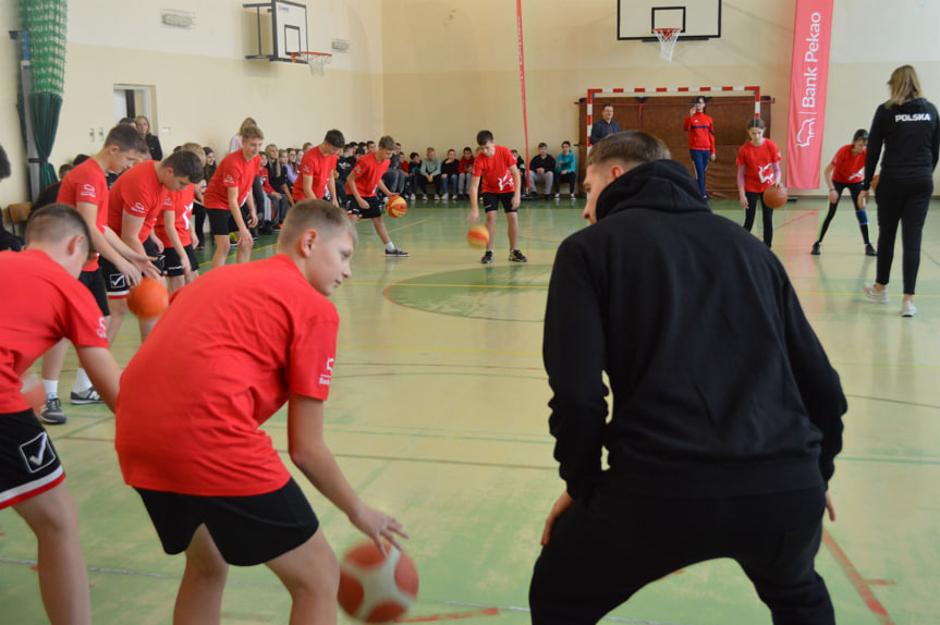 Koszykarski trening z reprezentantką Polski