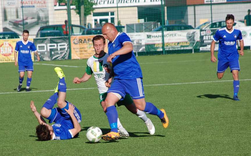 LKS Czeluśnica - Tempo Nienaszów 1-2 