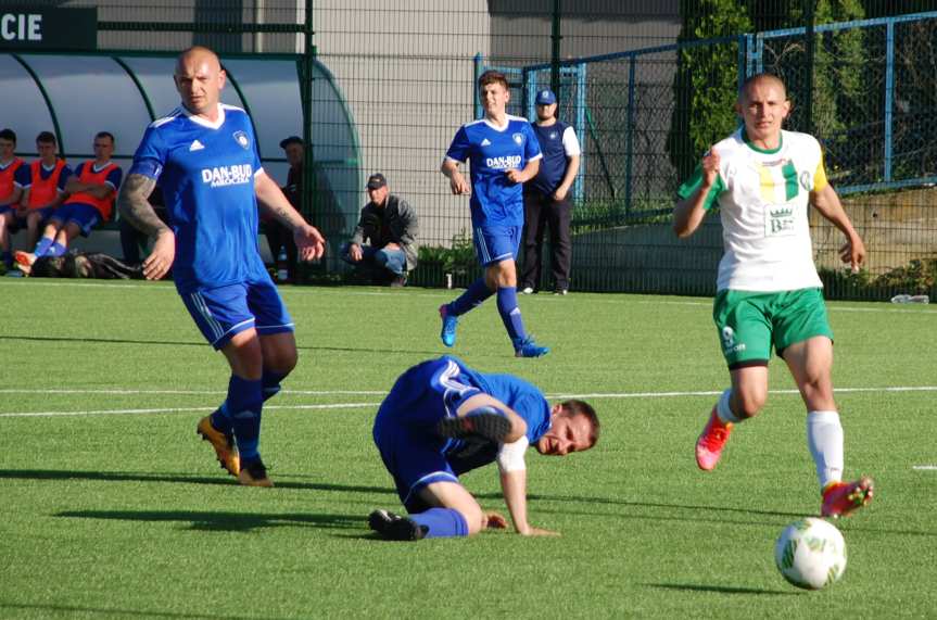 LKS Czeluśnica - Tempo Nienaszów 1-2 