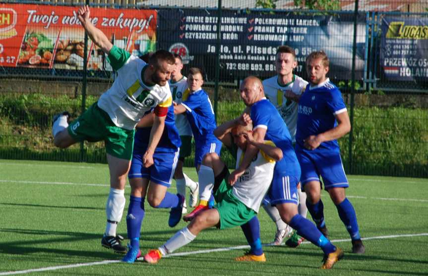 LKS Czeluśnica - Tempo Nienaszów 1-2 