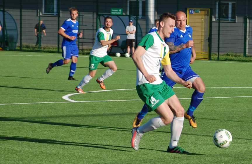 LKS Czeluśnica - Tempo Nienaszów 1-2 