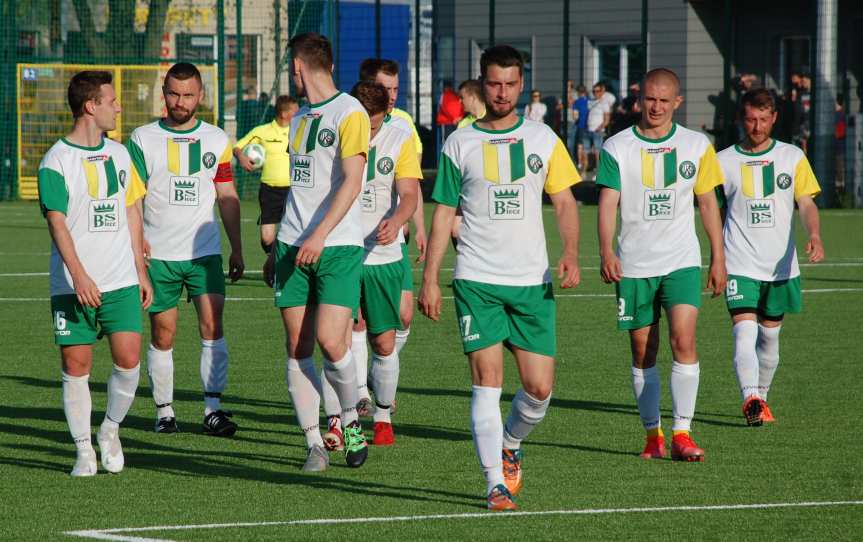 LKS Czeluśnica - Tempo Nienaszów 1-2 