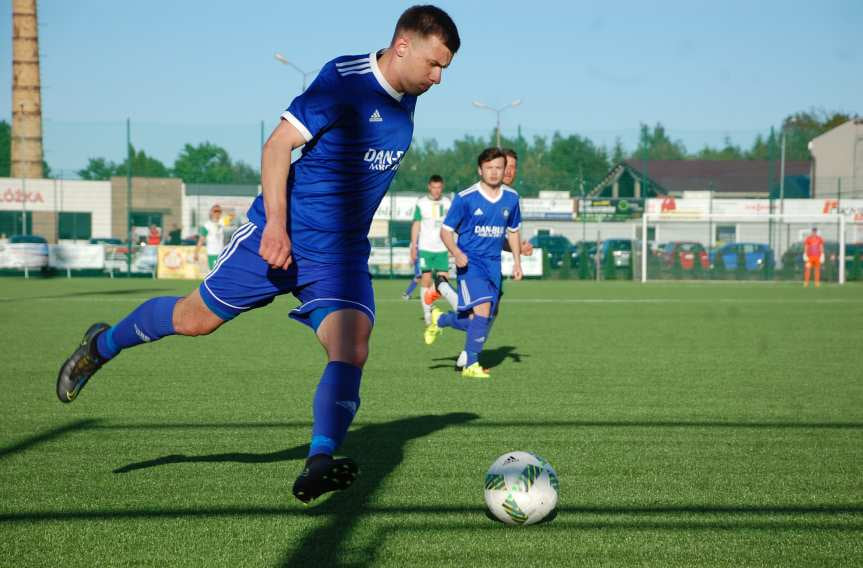 LKS Czeluśnica - Tempo Nienaszów 1-2 