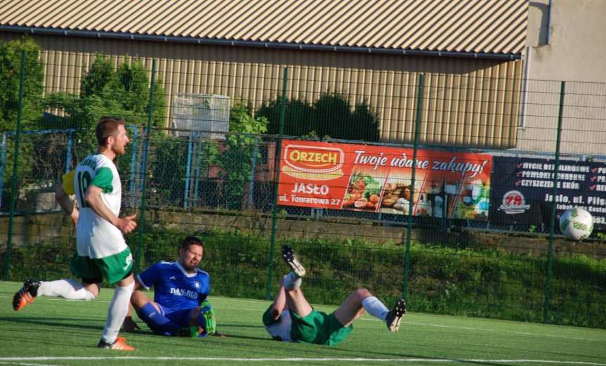 LKS Czeluśnica - Tempo Nienaszów 1-2 