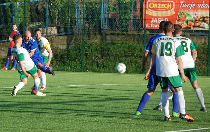 LKS Czeluśnica - Tempo Nienaszów 1-2 