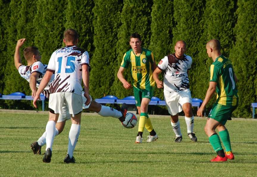 LKS Skołyszyn - LKS Czeluśnica 2-2