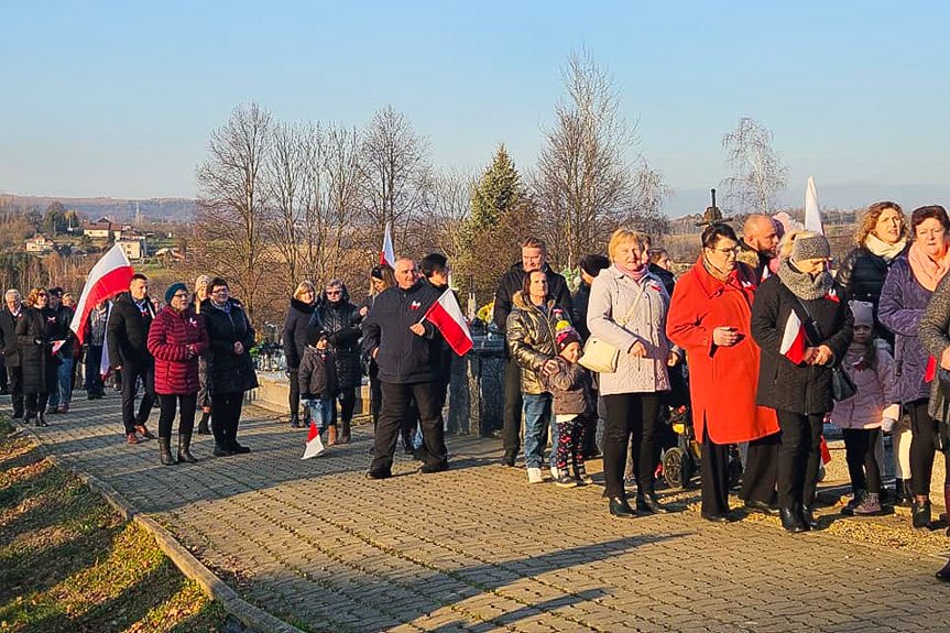 Marsz z okazji 106. rocznicy Święta Niepodległości w Sieklówce