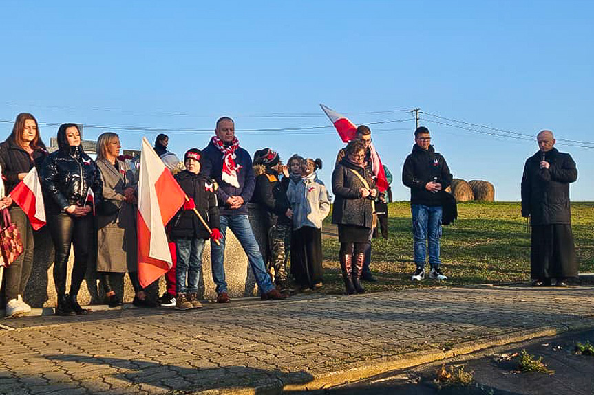 Marsz z okazji 106. rocznicy Święta Niepodległości w Sieklówce