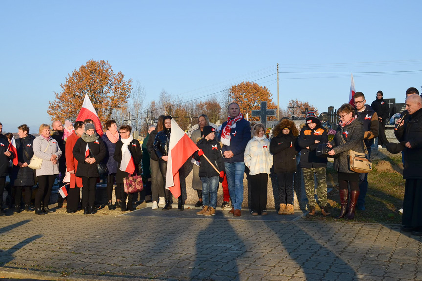 Marsz z okazji 106. rocznicy Święta Niepodległości w Sieklówce