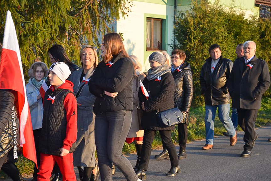 Marsz z okazji 106. rocznicy Święta Niepodległości w Sieklówce