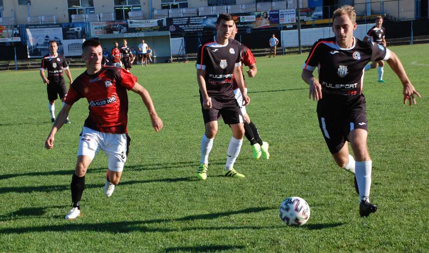 Mecz IV ligi podkarpackiej Czarni 1910 Jasło - Głogovia Głogów Małopolski 3-0