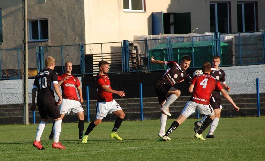 Mecz IV ligi podkarpackiej Czarni 1910 Jasło - Głogovia Głogów Małopolski 3-0