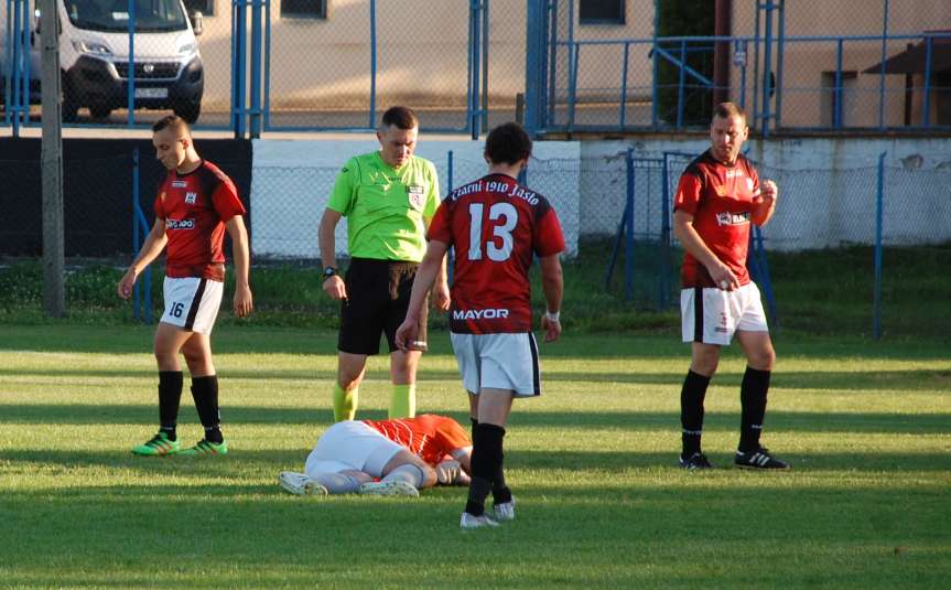 Mecz IV ligi podkarpackiej Czarni 1910 Jasło - Głogovia Głogów Małopolski 3-0