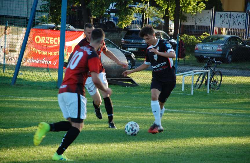 Mecz IV ligi podkarpackiej Czarni 1910 Jasło - Głogovia Głogów Małopolski 3-0