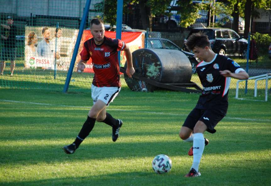 Mecz IV ligi podkarpackiej Czarni 1910 Jasło - Głogovia Głogów Małopolski 3-0