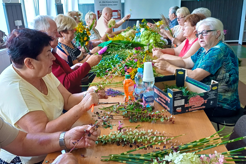 Miesiąc sierpień w Klubach Seniora