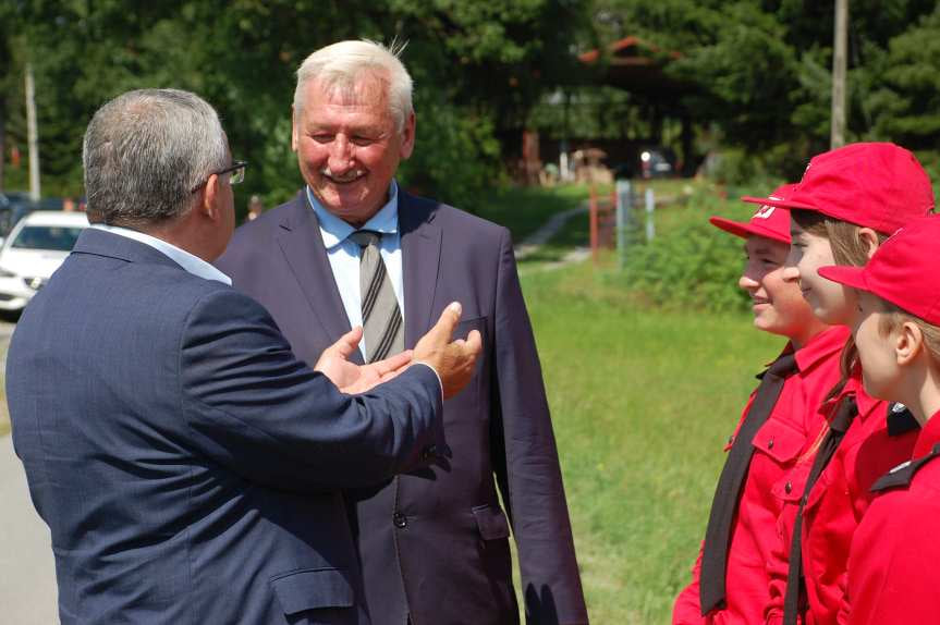 Minister infrastruktury Andrzej Adamczyk w Przysiekach i Desznicy