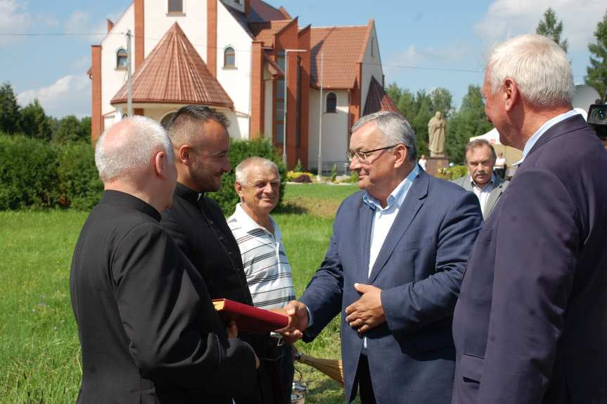 Minister infrastruktury Andrzej Adamczyk w Przysiekach i Desznicy