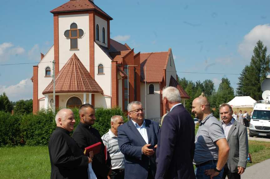 Minister infrastruktury Andrzej Adamczyk w Przysiekach i Desznicy