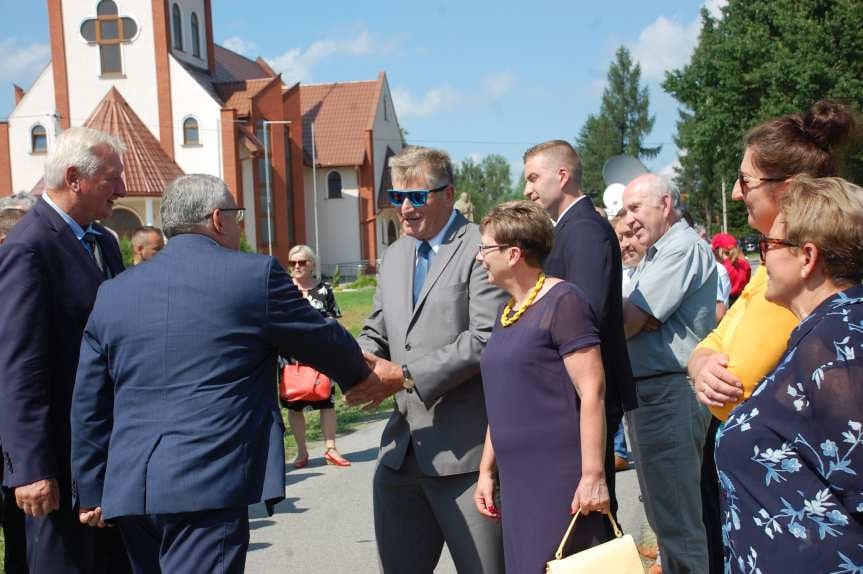 Minister infrastruktury Andrzej Adamczyk w Przysiekach i Desznicy