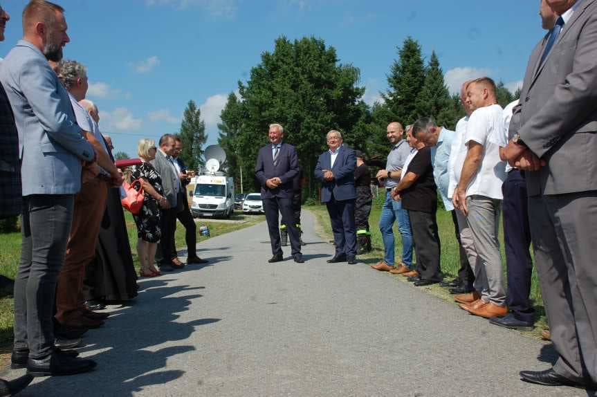 Minister infrastruktury Andrzej Adamczyk w Przysiekach i Desznicy