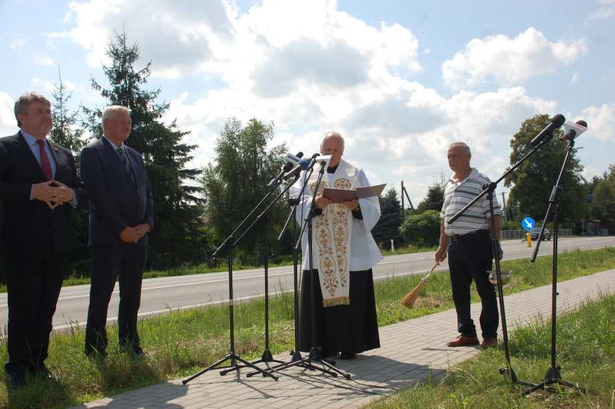 Minister infrastruktury Andrzej Adamczyk w Przysiekach i Desznicy