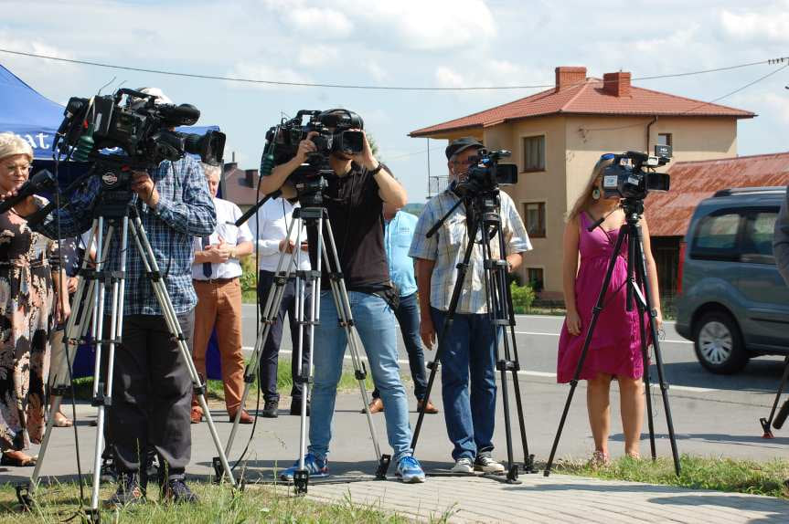 Minister infrastruktury Andrzej Adamczyk w Przysiekach i Desznicy