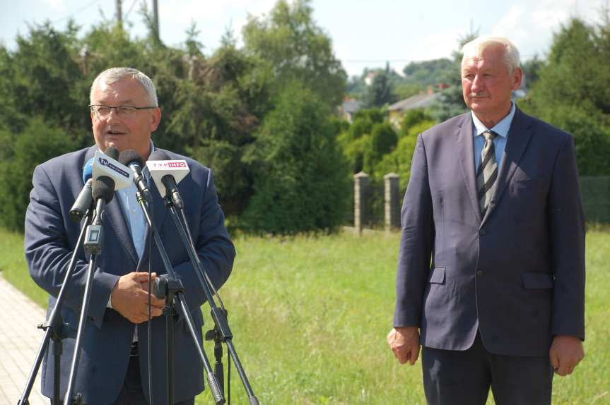 Minister infrastruktury Andrzej Adamczyk w Przysiekach i Desznicy