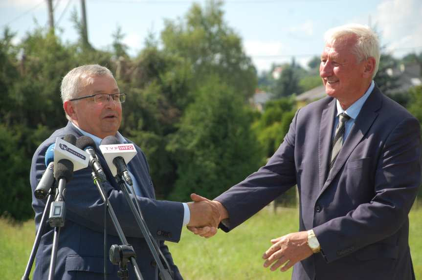 Minister infrastruktury Andrzej Adamczyk w Przysiekach i Desznicy