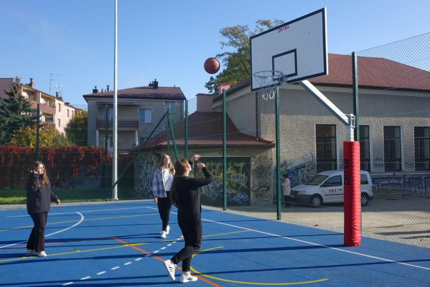 Nowe boisko przy I LO w Jaśle otwarte