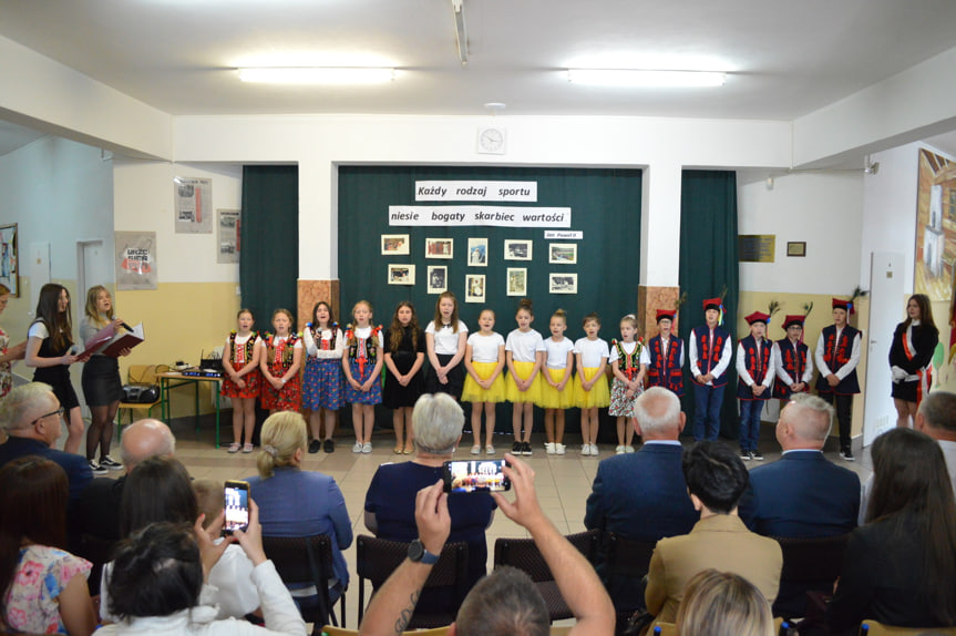 Nowe boisko sportowe w Szkole Podstawowej w Niepli