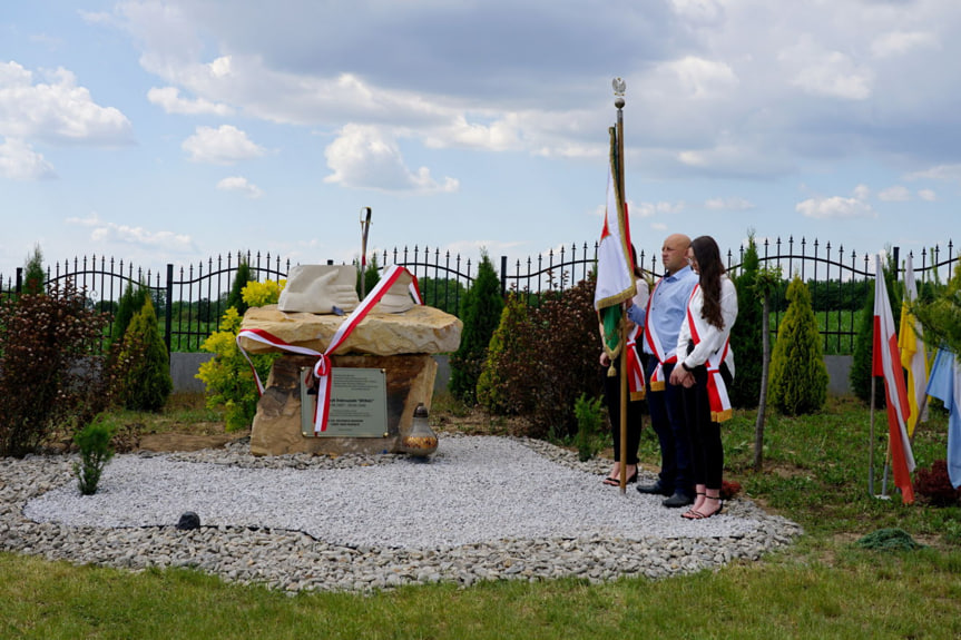 Osłonięcie pomnika mjr Henryka Dobrzańskiego "Hubala"