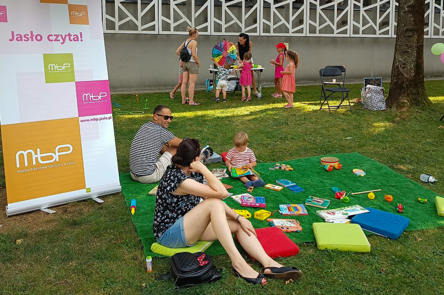 Piknik czytelniczy z MBP w Jaśle