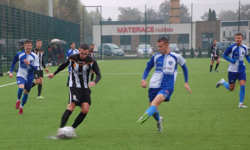 Piłka nożna. IV liga podkarpacka. Mecz Czarni 1910 Jasło - Błękitni Ropczyce 2-0