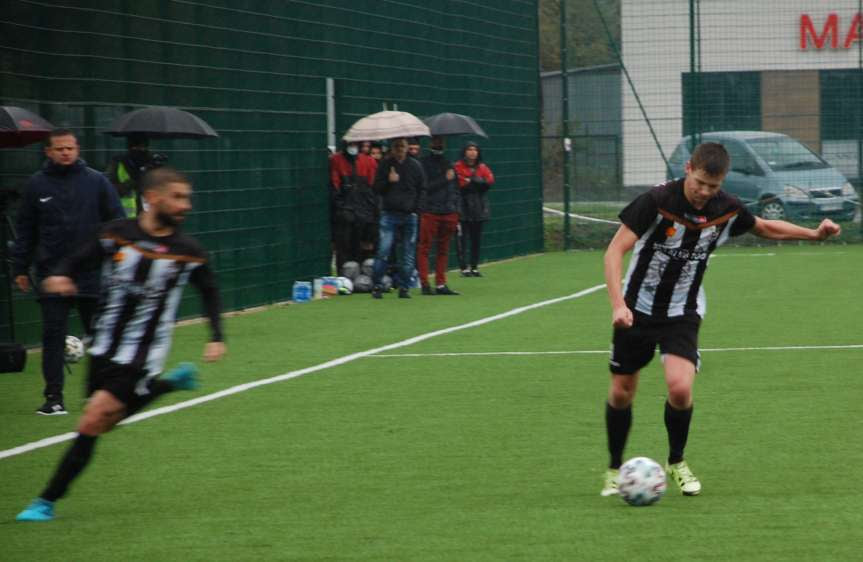 Piłka nożna. IV liga podkarpacka. Mecz Czarni 1910 Jasło - Błękitni Ropczyce 2-0