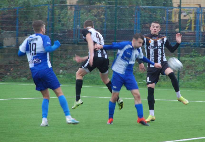 Piłka nożna. IV liga podkarpacka. Mecz Czarni 1910 Jasło - Błękitni Ropczyce 2-0