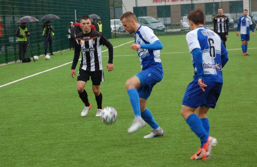 Piłka nożna. IV liga podkarpacka. Mecz Czarni 1910 Jasło - Błękitni Ropczyce 2-0