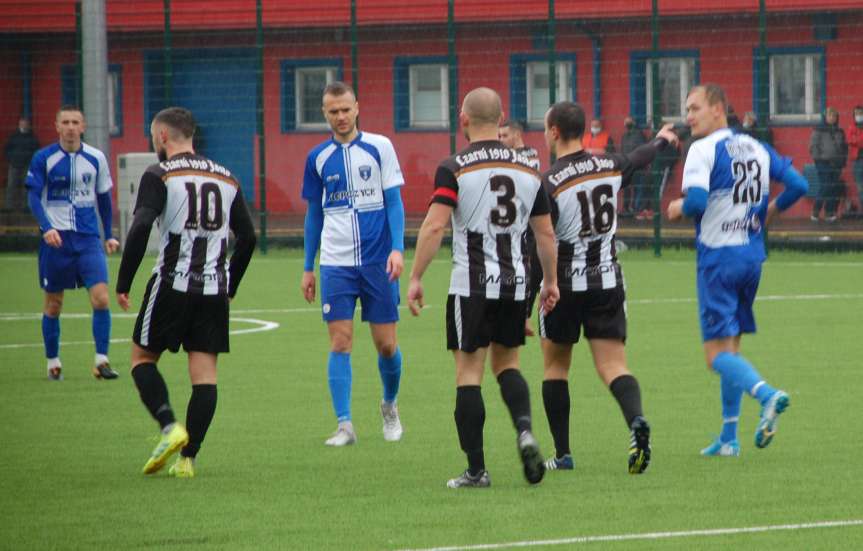 Piłka nożna. IV liga podkarpacka. Mecz Czarni 1910 Jasło - Błękitni Ropczyce 2-0