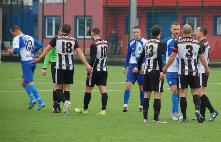 Piłka nożna. IV liga podkarpacka. Mecz Czarni 1910 Jasło - Błękitni Ropczyce 2-0