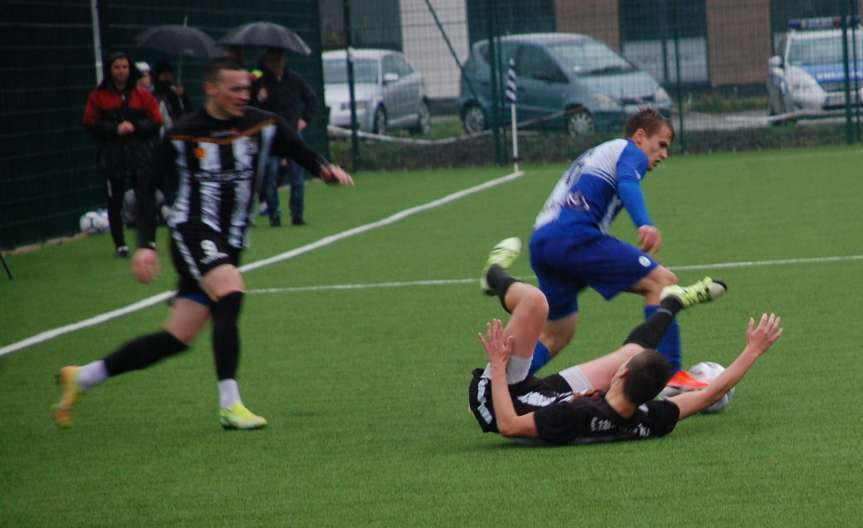 Piłka nożna. IV liga podkarpacka. Mecz Czarni 1910 Jasło - Błękitni Ropczyce 2-0